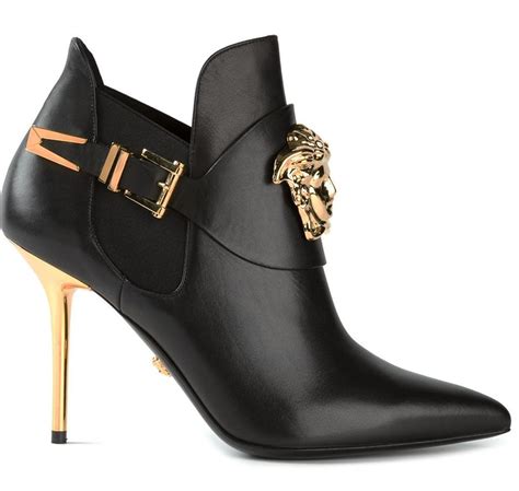 versace shoes designer